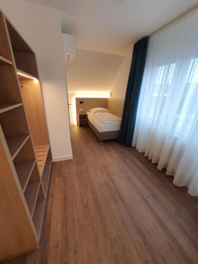 Hotel Zur Traube Moglingen ภายนอก รูปภาพ