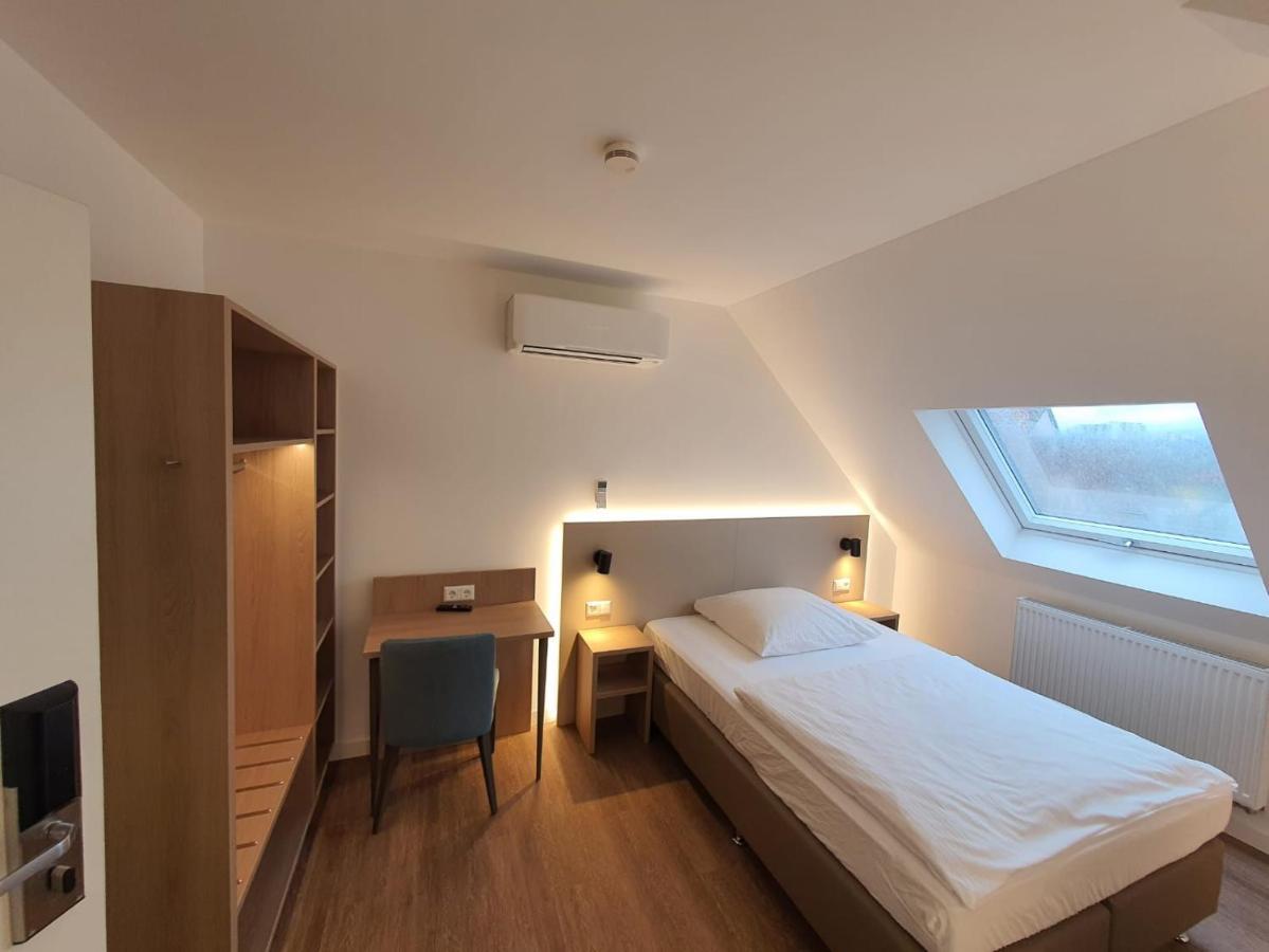 Hotel Zur Traube Moglingen ภายนอก รูปภาพ