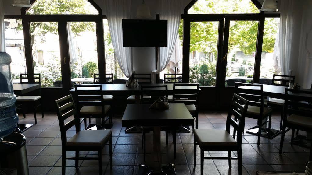 Hotel Zur Traube Moglingen ภายนอก รูปภาพ