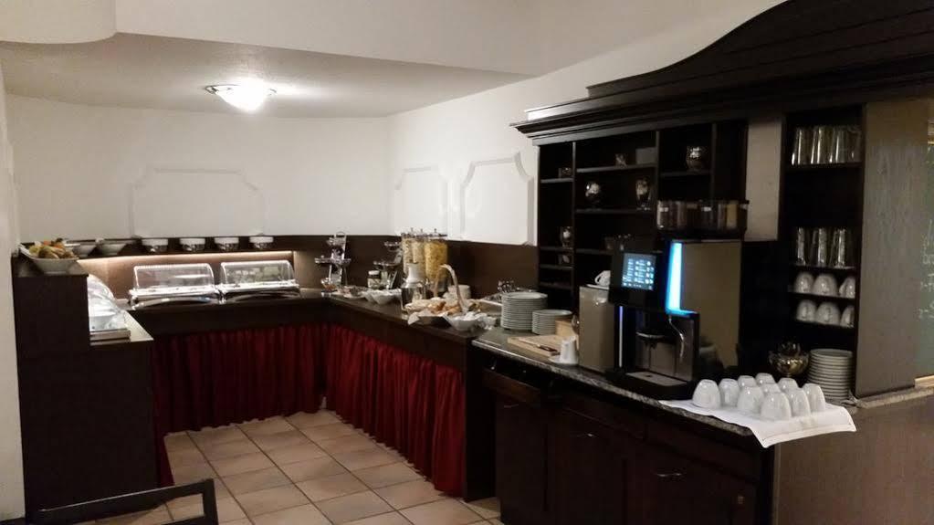 Hotel Zur Traube Moglingen ภายนอก รูปภาพ